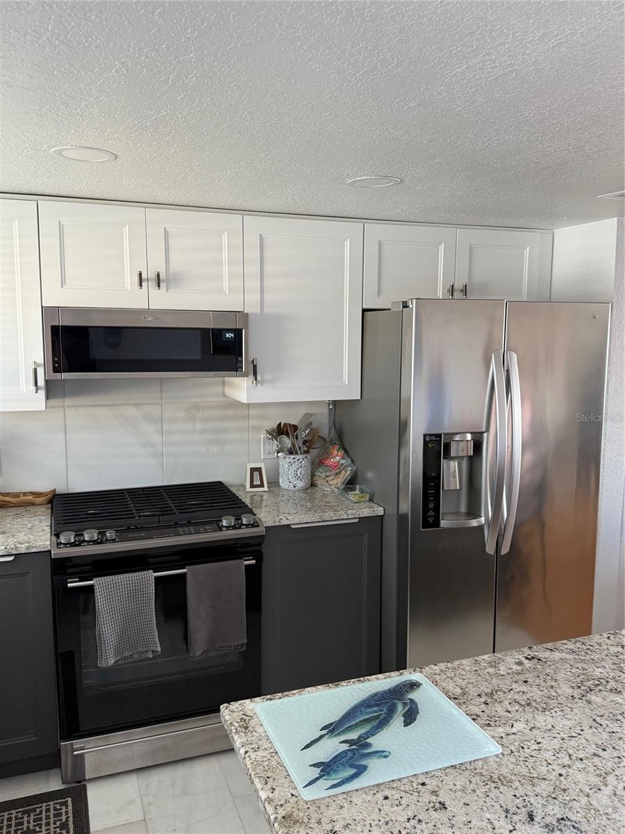 SHORE TOWERS BLDG - Residential Lease