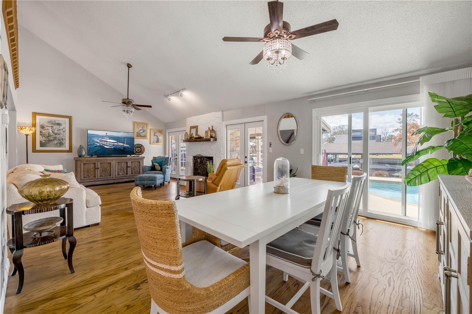 VENEZIA UNIT 06 - Residential