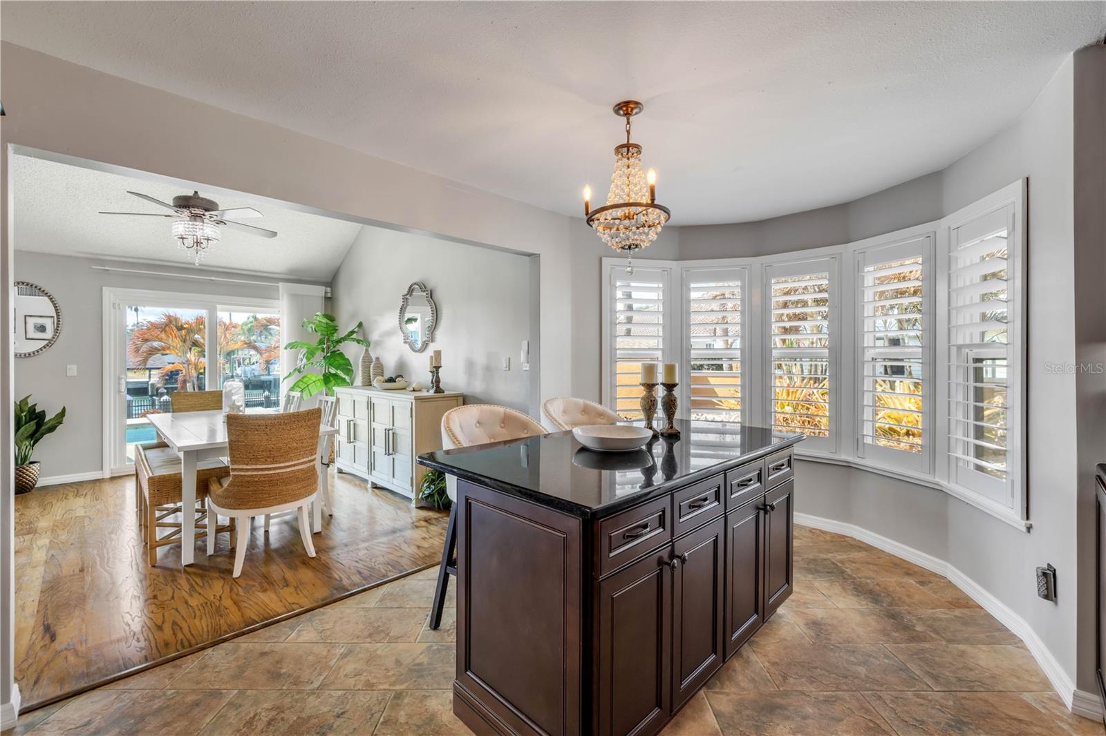 VENEZIA UNIT 06 - Residential