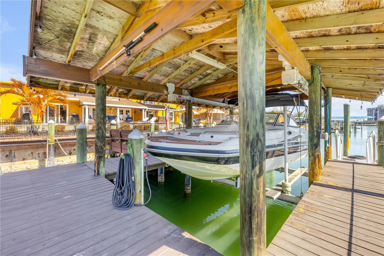 VENEZIA UNIT 06 - Residential