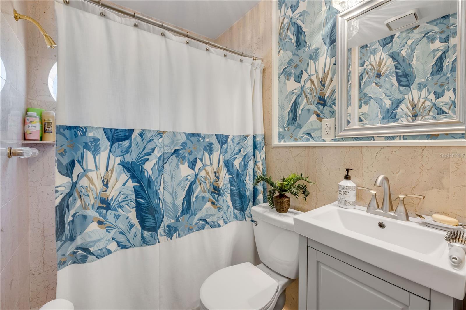 VENEZIA UNIT 06 - Residential