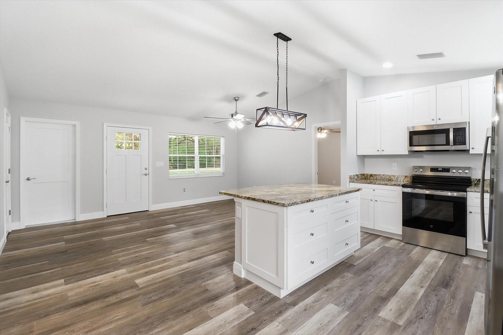 DE ROSA INC UNIT 03 - Residential
