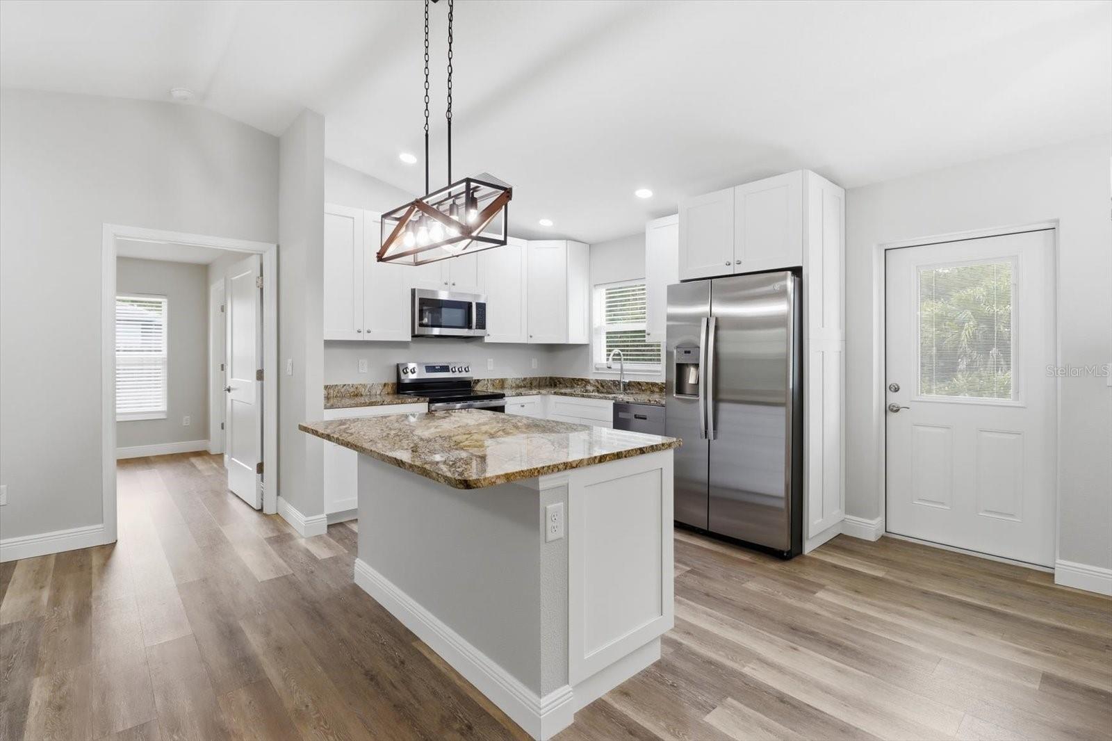 DE ROSA INC UNIT 03 - Residential
