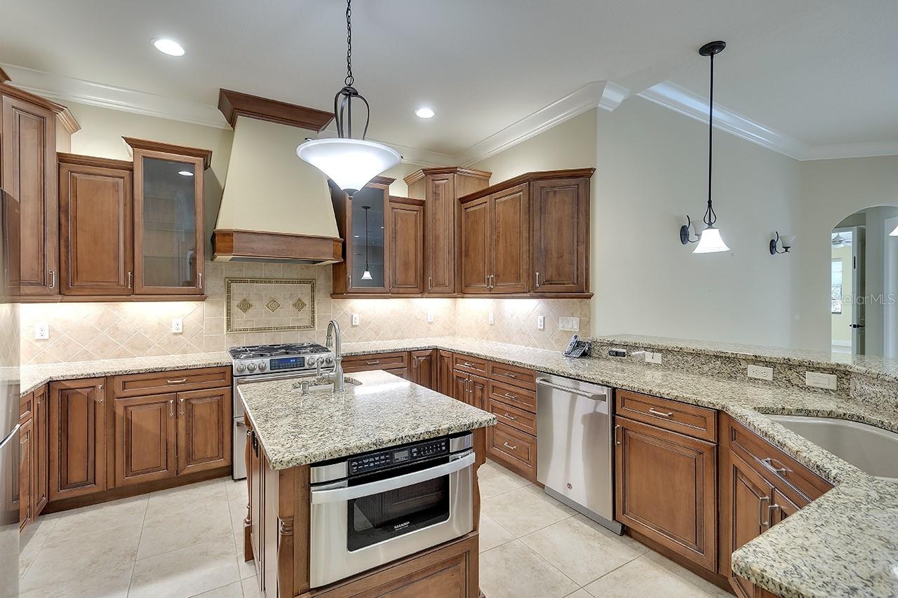 COUNTRY CLUB EAST AT LAKEWD RNCH PP - Residential