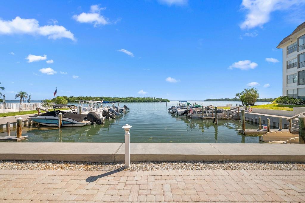 SUTTON PLACE - Residential