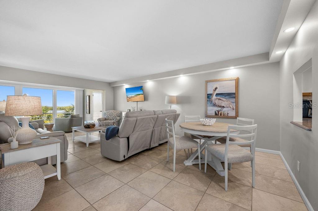 SUTTON PLACE - Residential