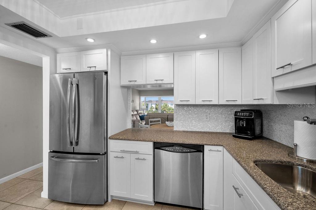 SUTTON PLACE - Residential