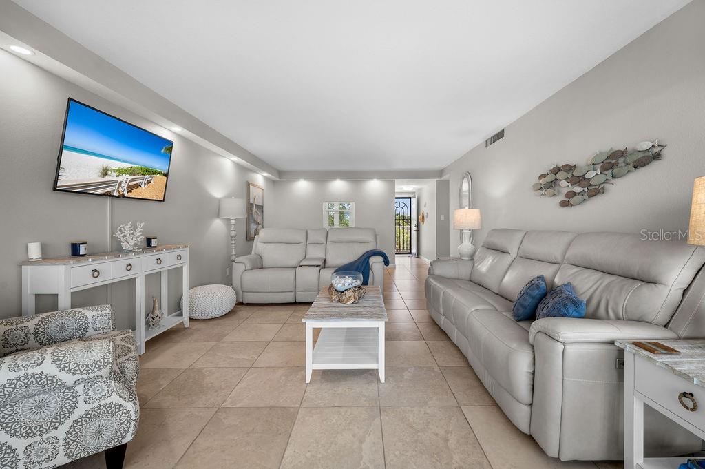 SUTTON PLACE - Residential