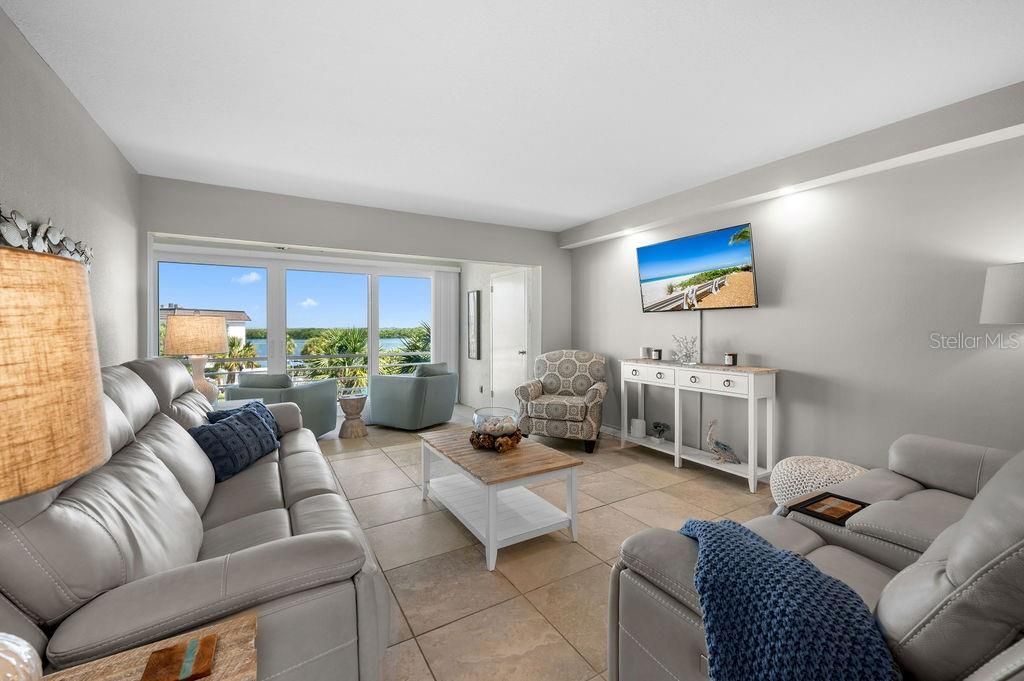 Photo of 600 Sutton Place #B302, Longboat Key, FL 34228 (MLS # A4690036)