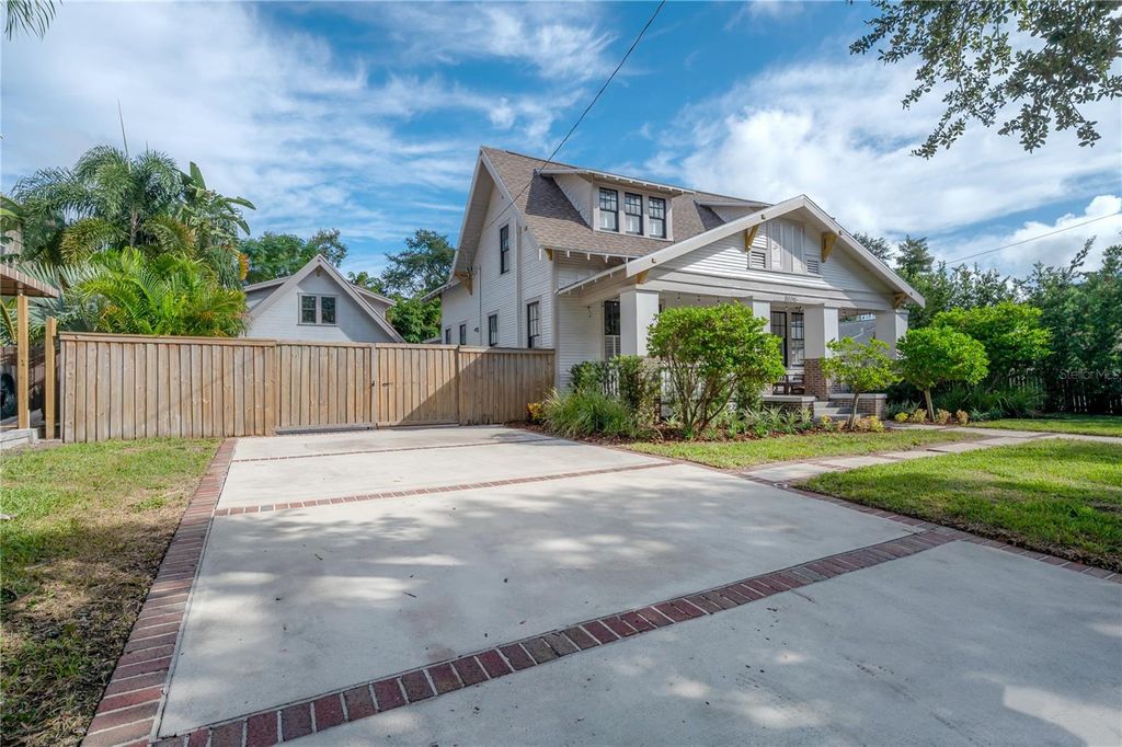 Photo of 3115 W San Juan Street, Tampa, FL 33629 (MLS # TB8436641)