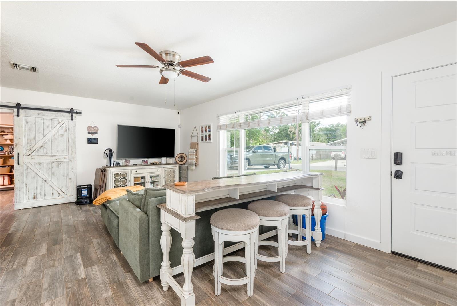 503 HEDGE ROW ROAD