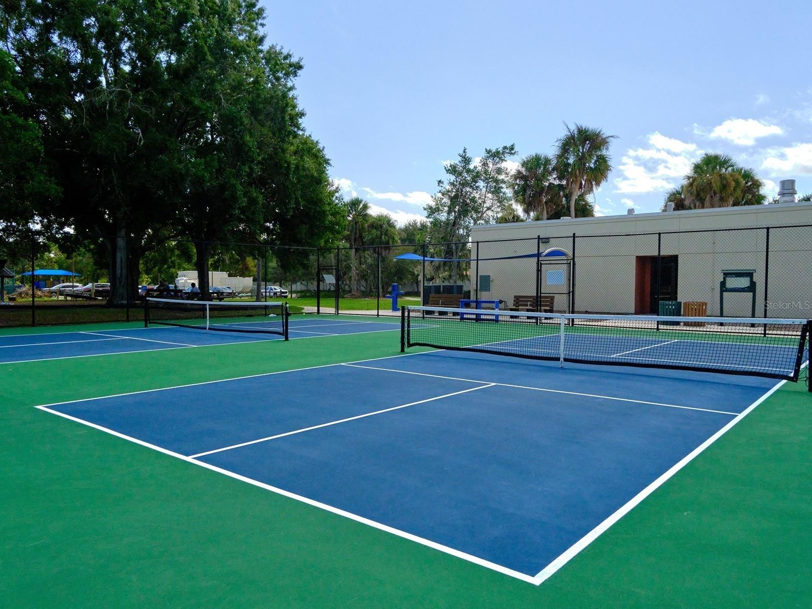 DE SOTO LAKES - Residential