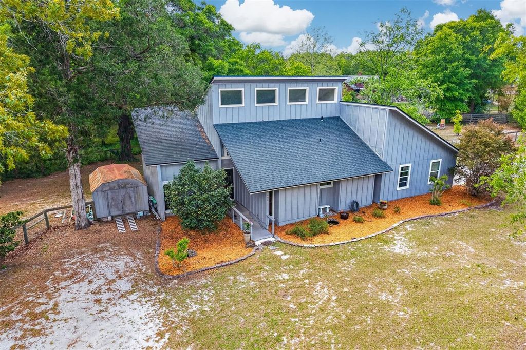 Photo of 9406 SW 78th Court, Gainesville, FL 32608 (MLS # GC538749)