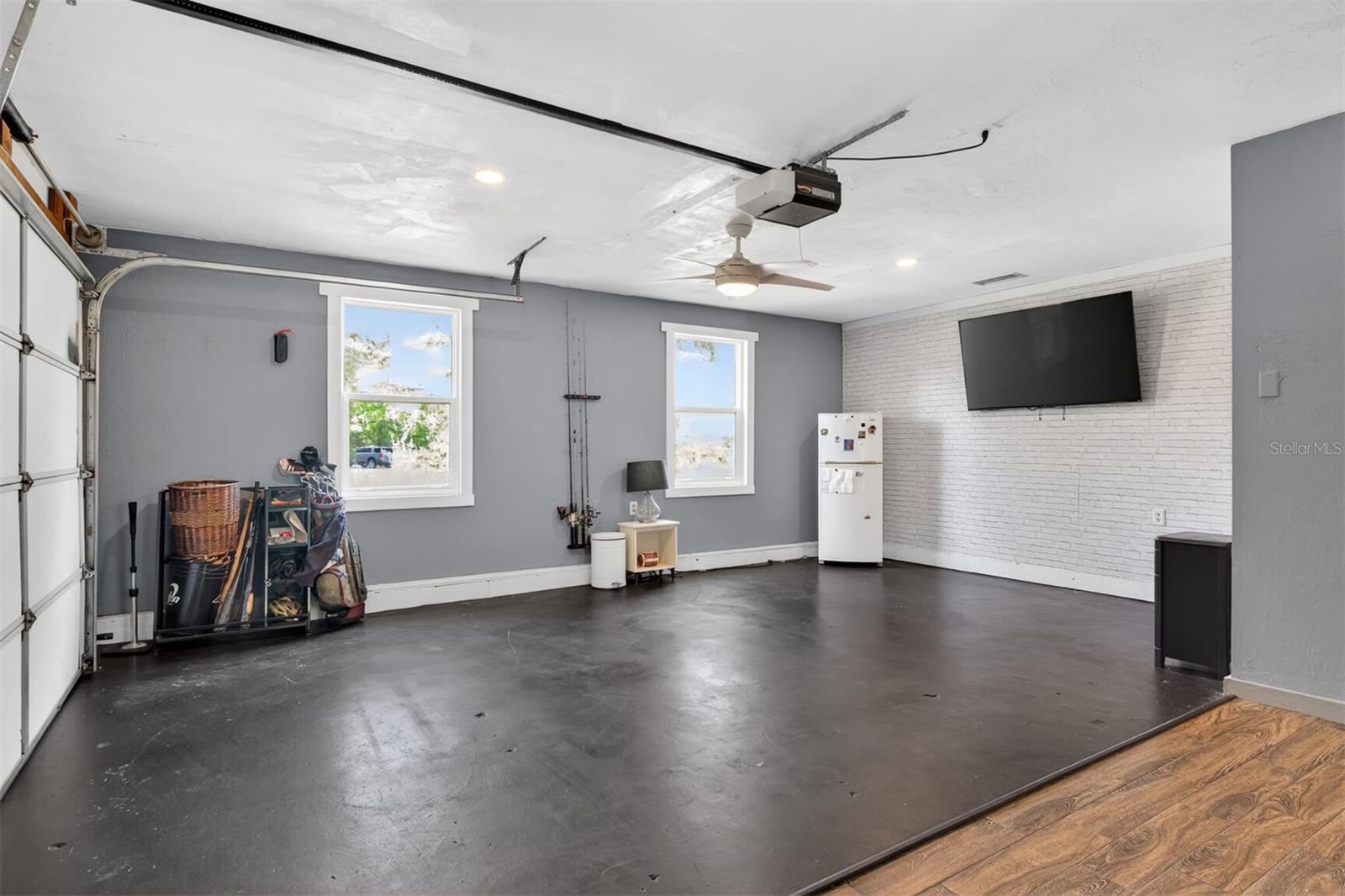 MEADOWS OF KANAPAHA - Residential