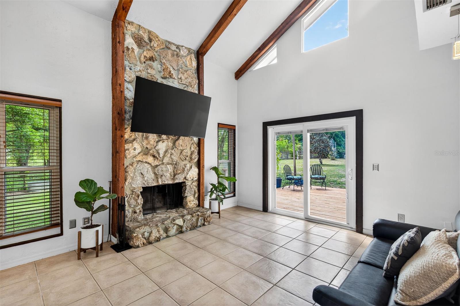 MEADOWS OF KANAPAHA - Residential