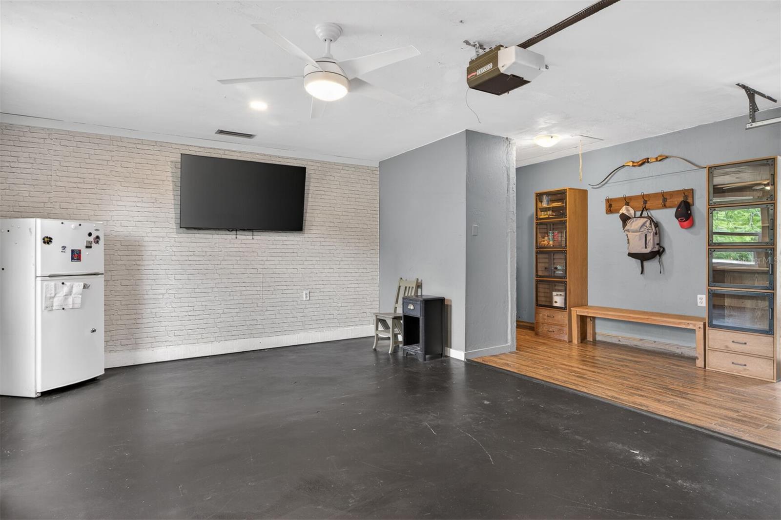 MEADOWS OF KANAPAHA - Residential