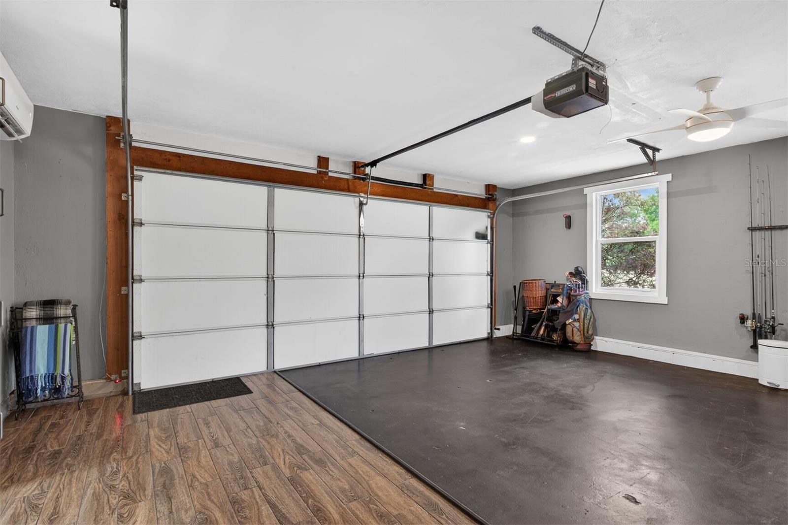 MEADOWS OF KANAPAHA - Residential