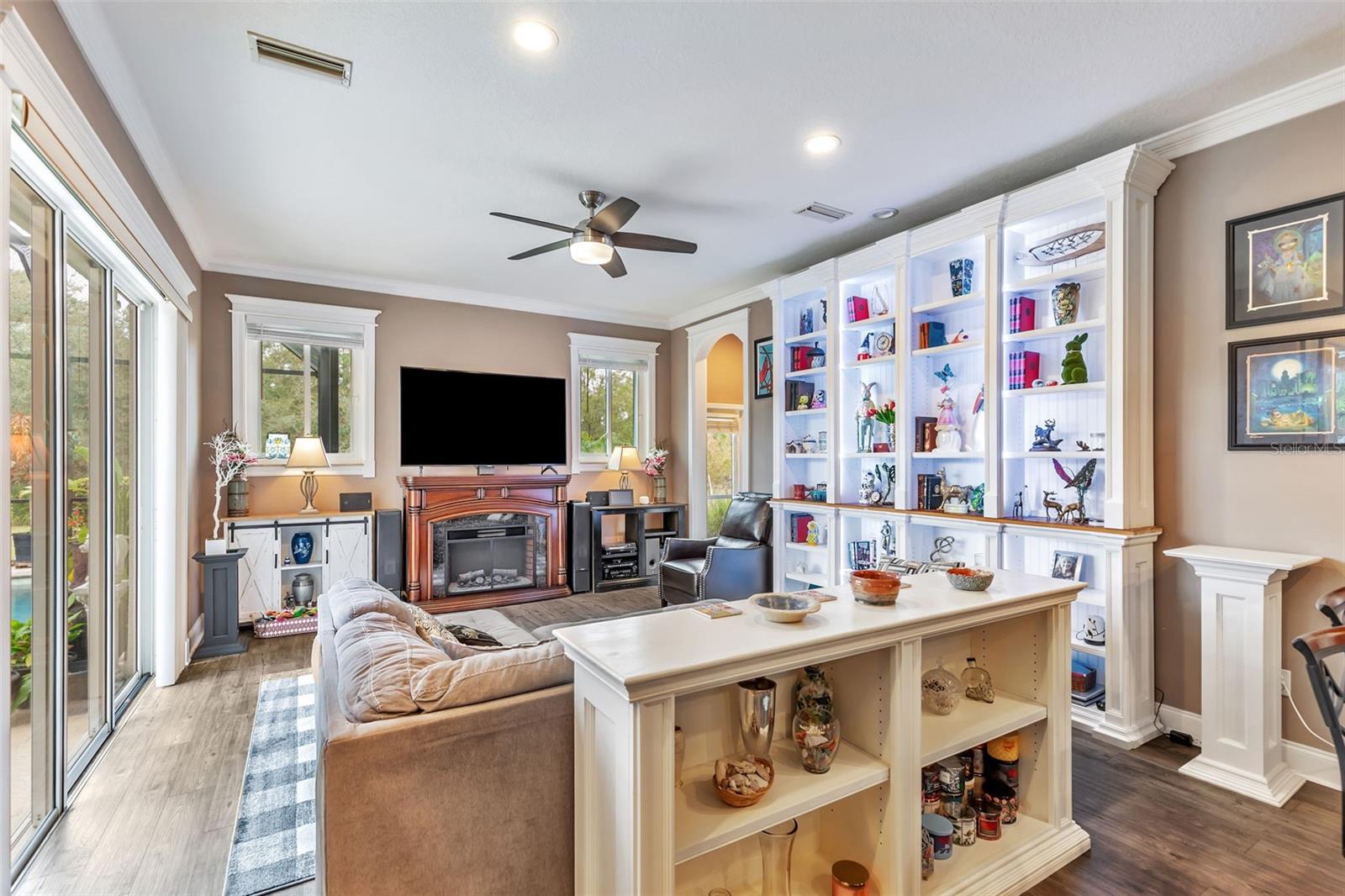 POMELLO CITY CENTRAL UNIT - Residential