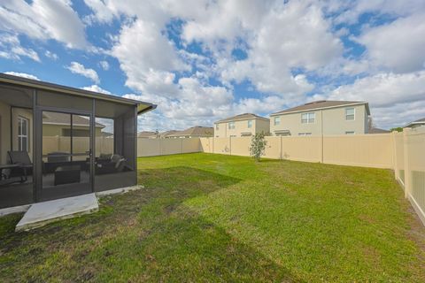 A home in LAKELAND