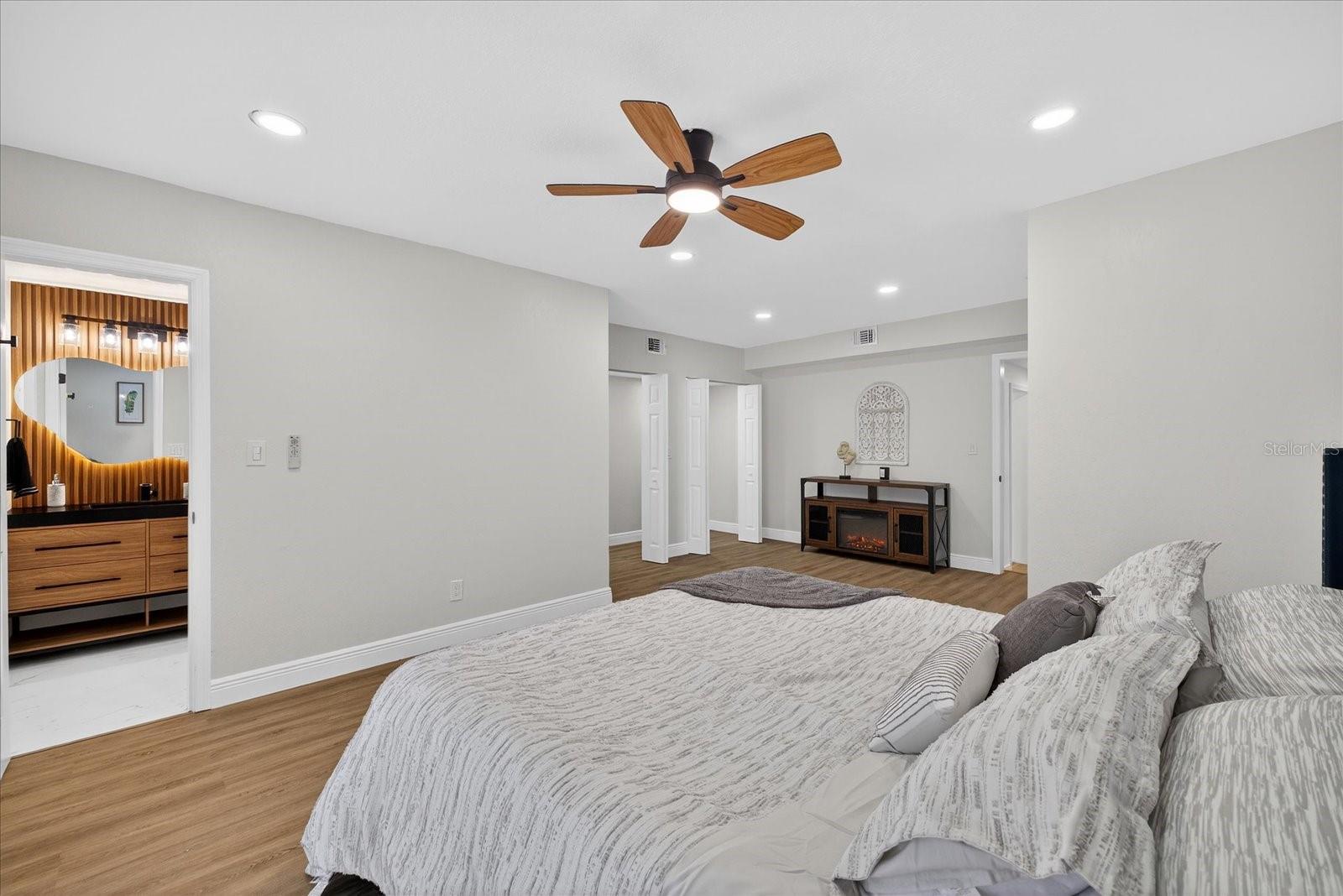 TAMPA SHORES INC #1 UN 1A REP - Residential