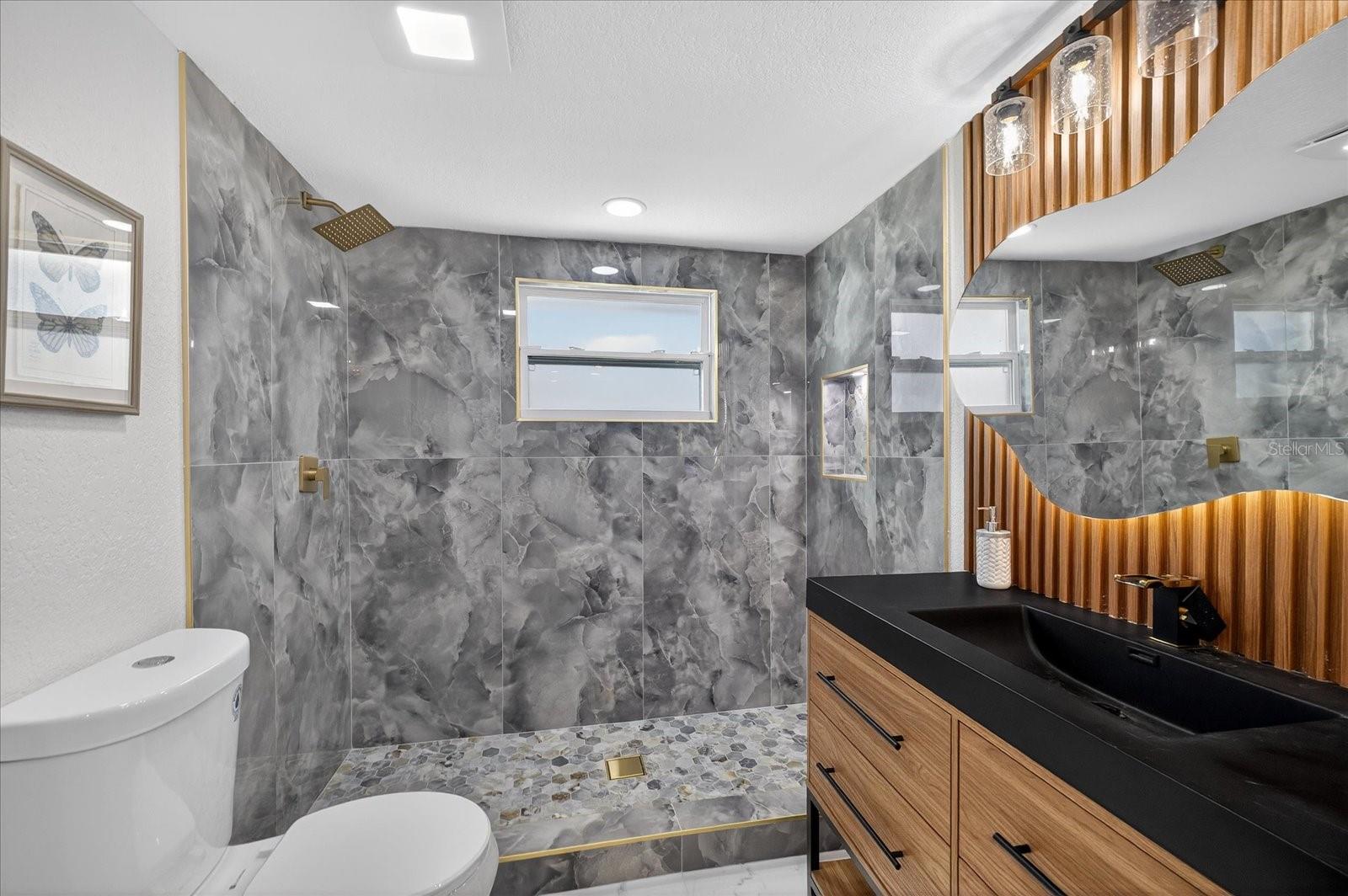 TAMPA SHORES INC #1 UN 1A REP - Residential