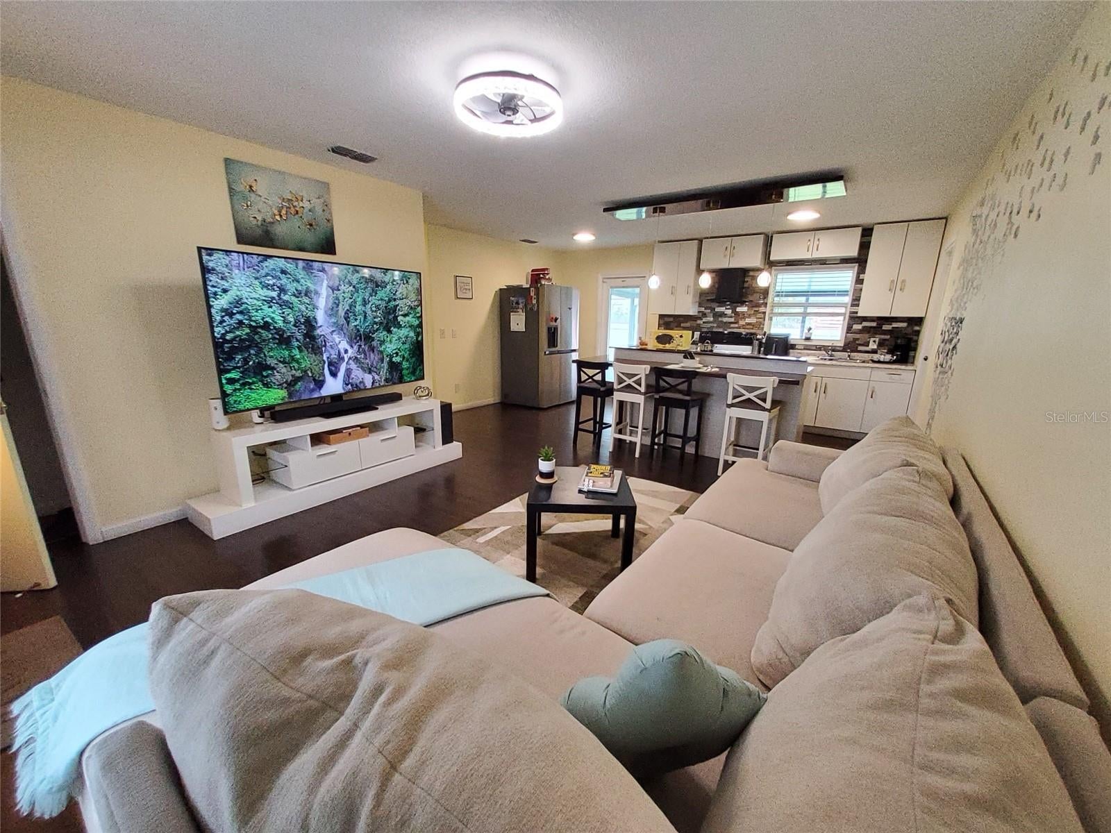 1319 MANOR DRIVE