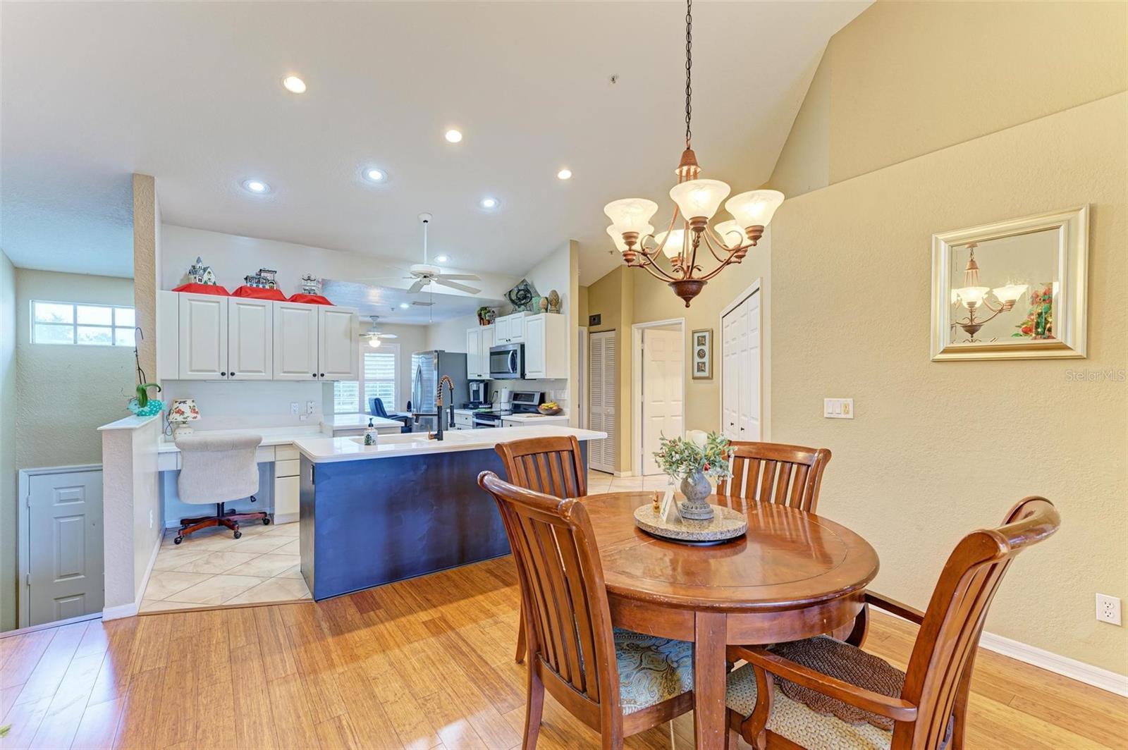 6620 PINEVIEW TERRACE