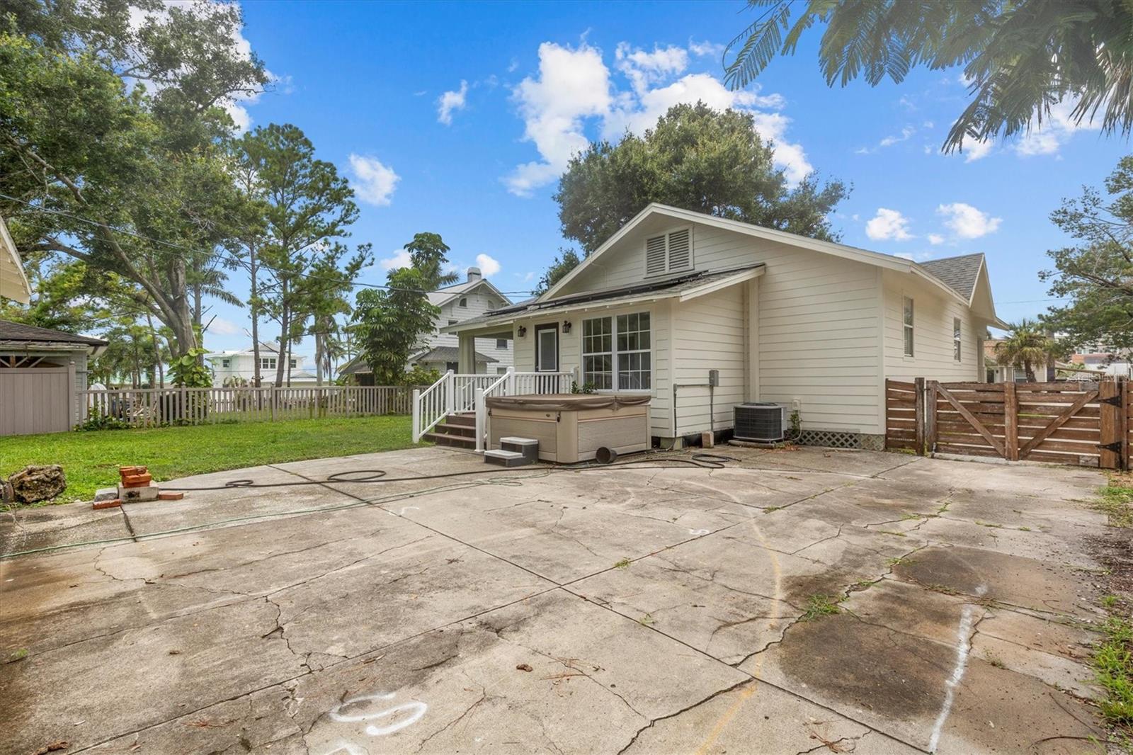 NORTH SHORE PARK - Residential Lease