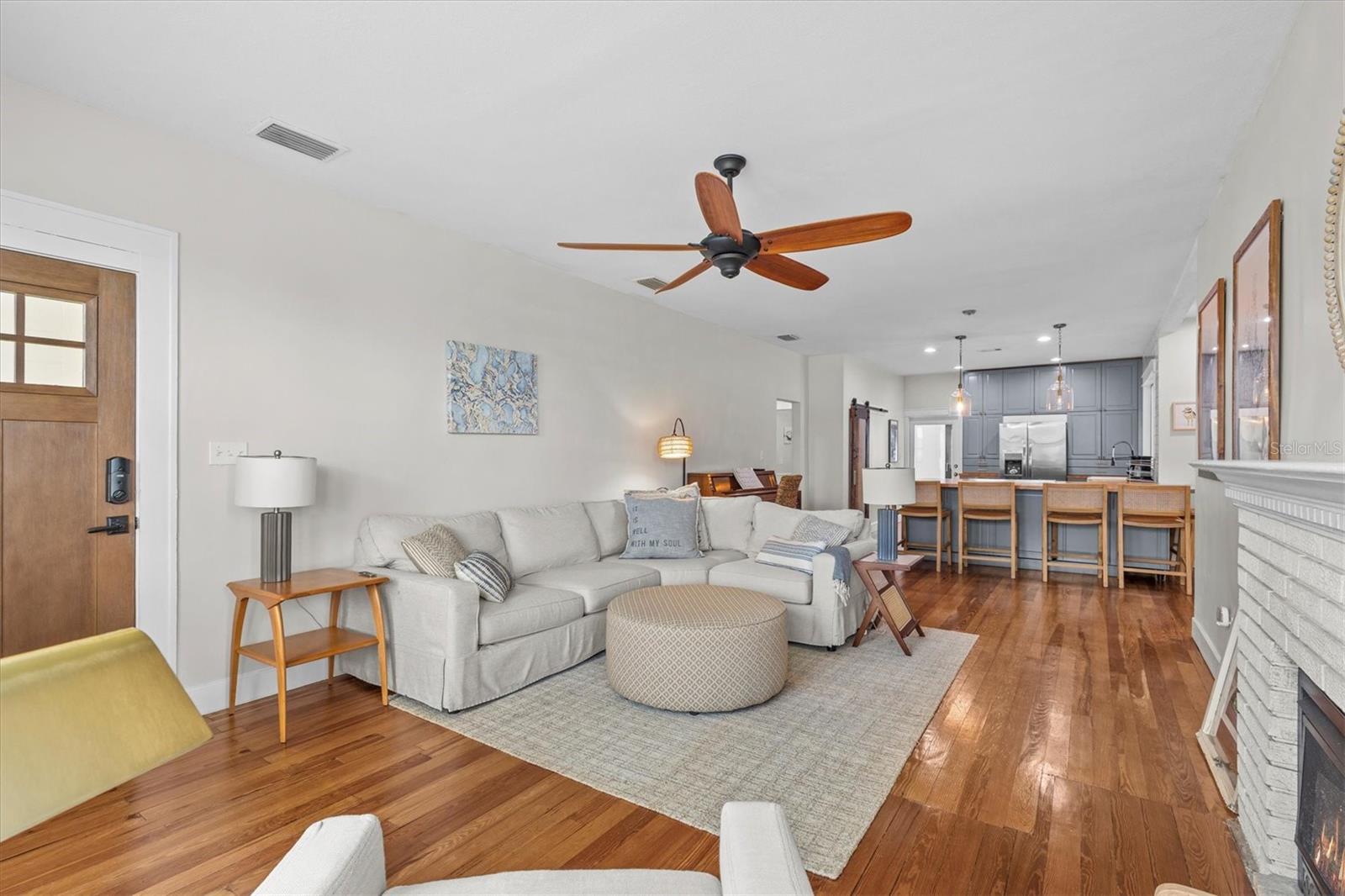 NORTH SHORE PARK - Residential Lease