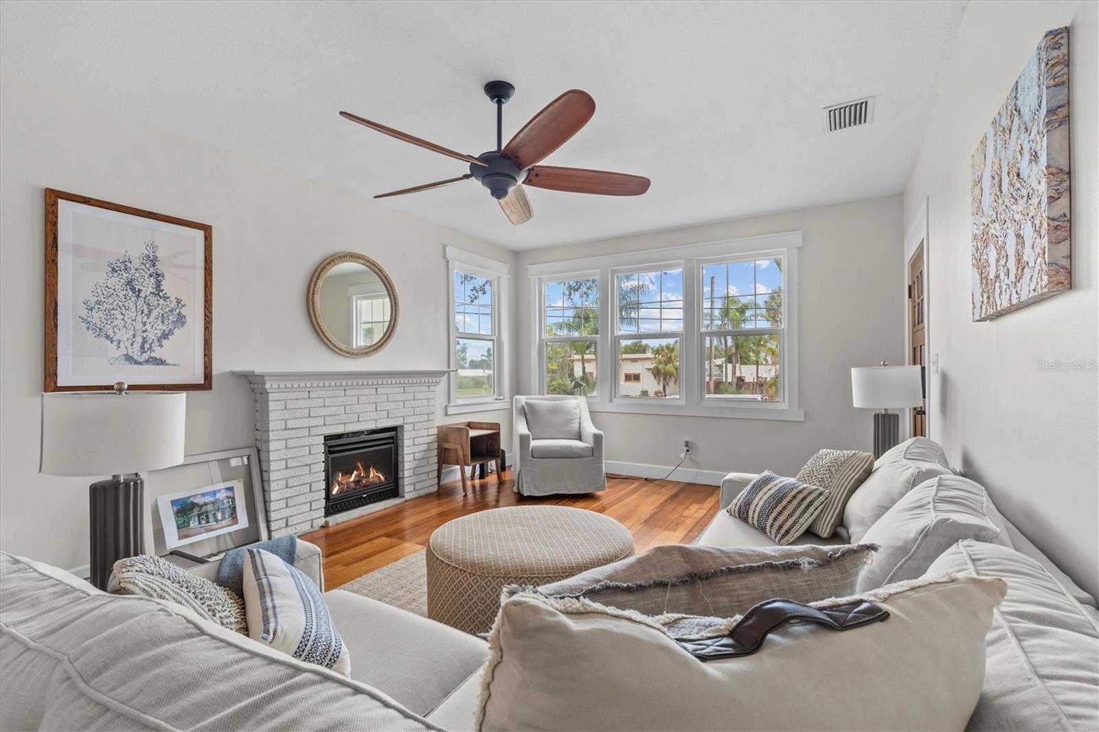 NORTH SHORE PARK - Residential Lease