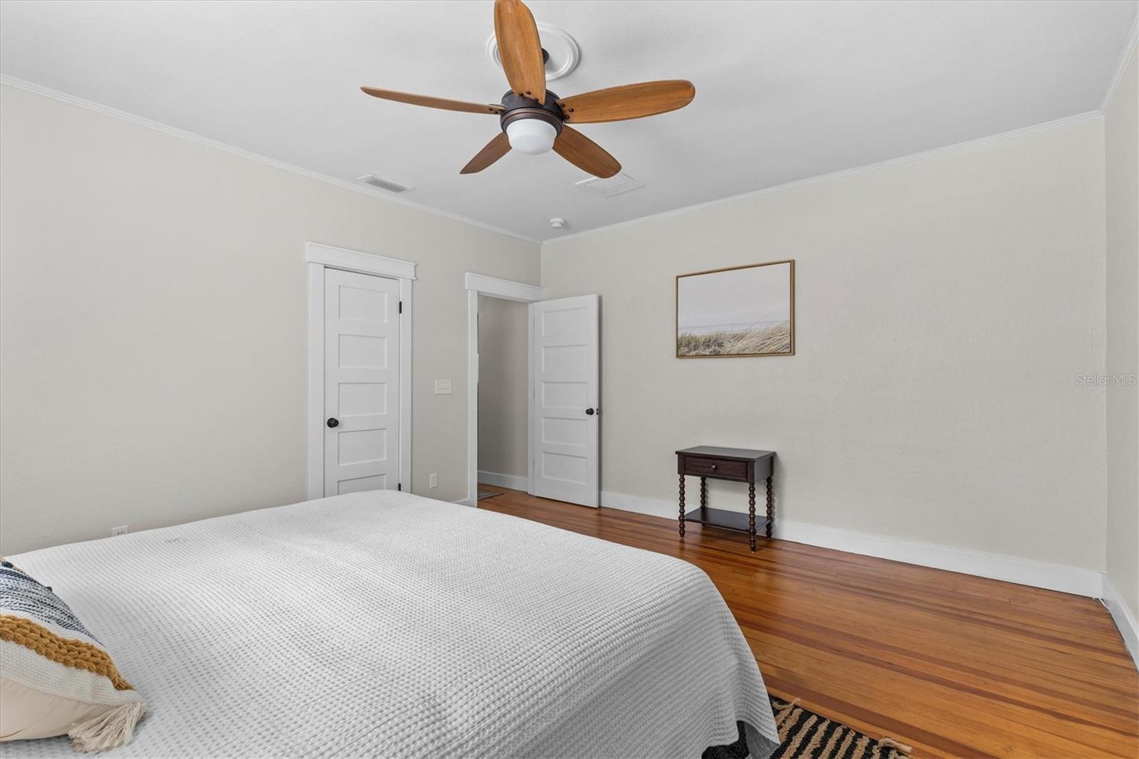 NORTH SHORE PARK - Residential Lease