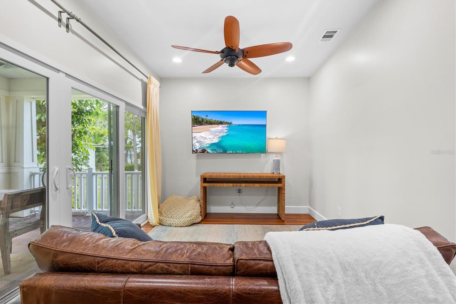 NORTH SHORE PARK - Residential Lease