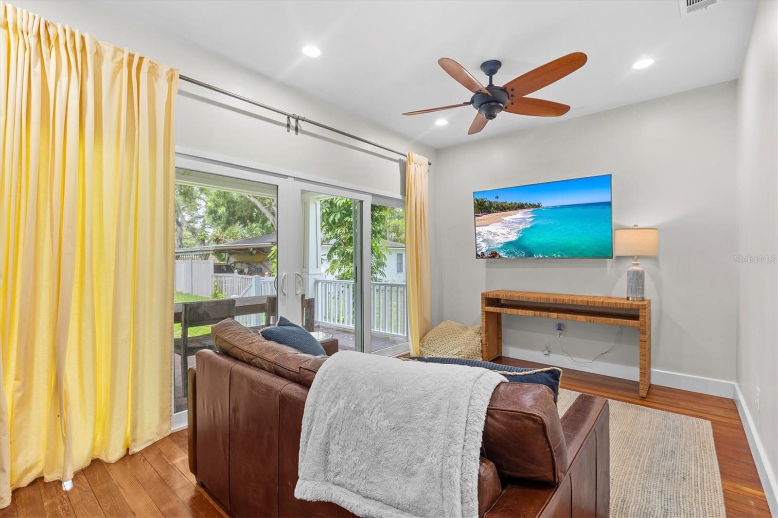 NORTH SHORE PARK - Residential Lease