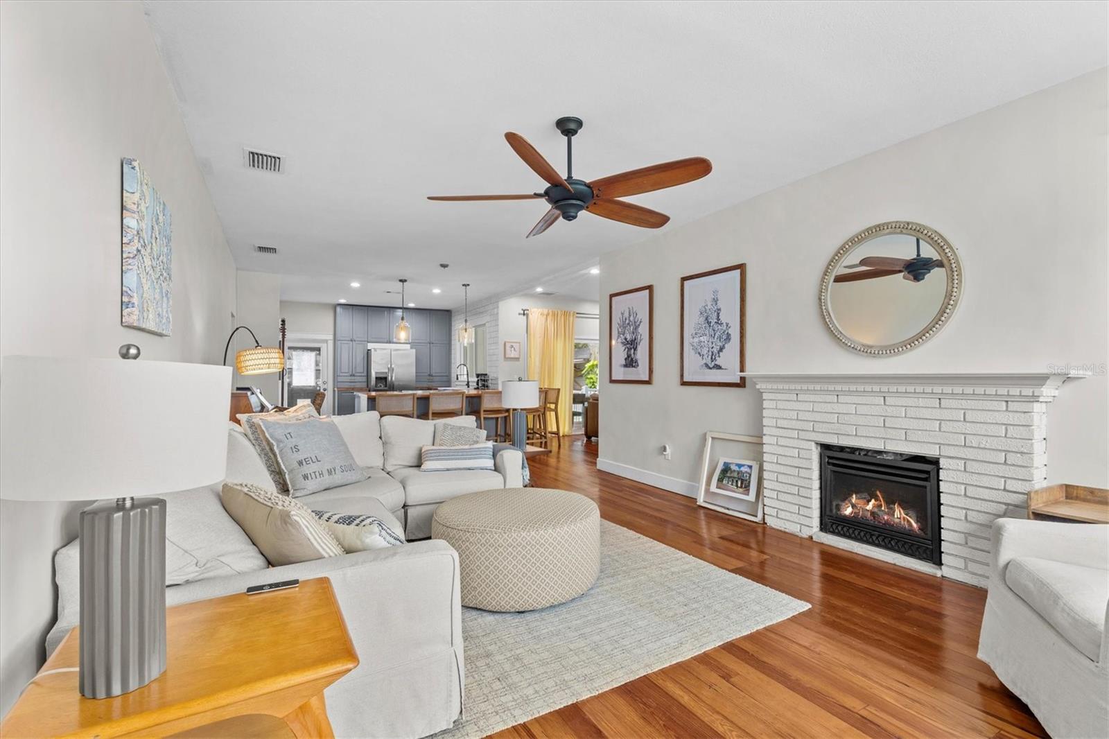 NORTH SHORE PARK - Residential Lease