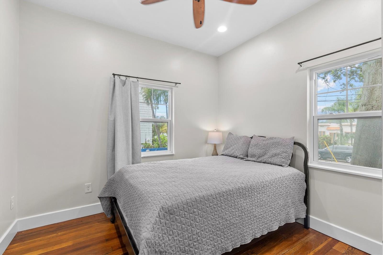 NORTH SHORE PARK - Residential Lease