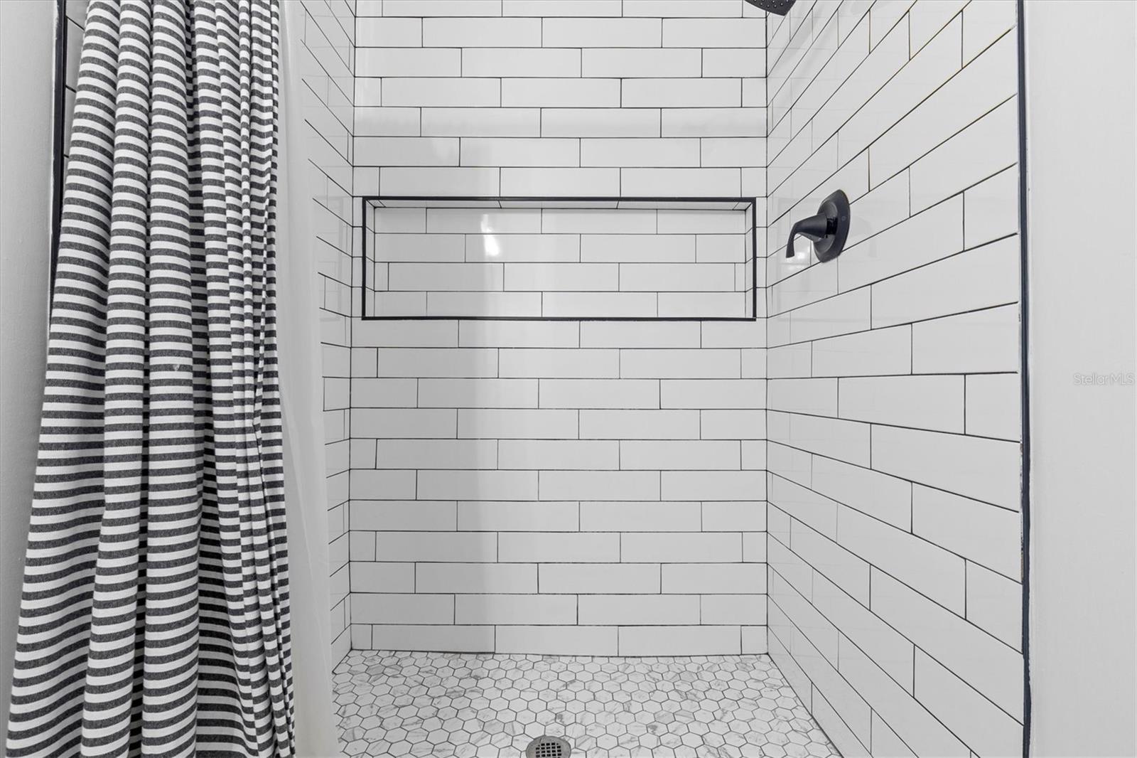 NORTH SHORE PARK - Residential Lease