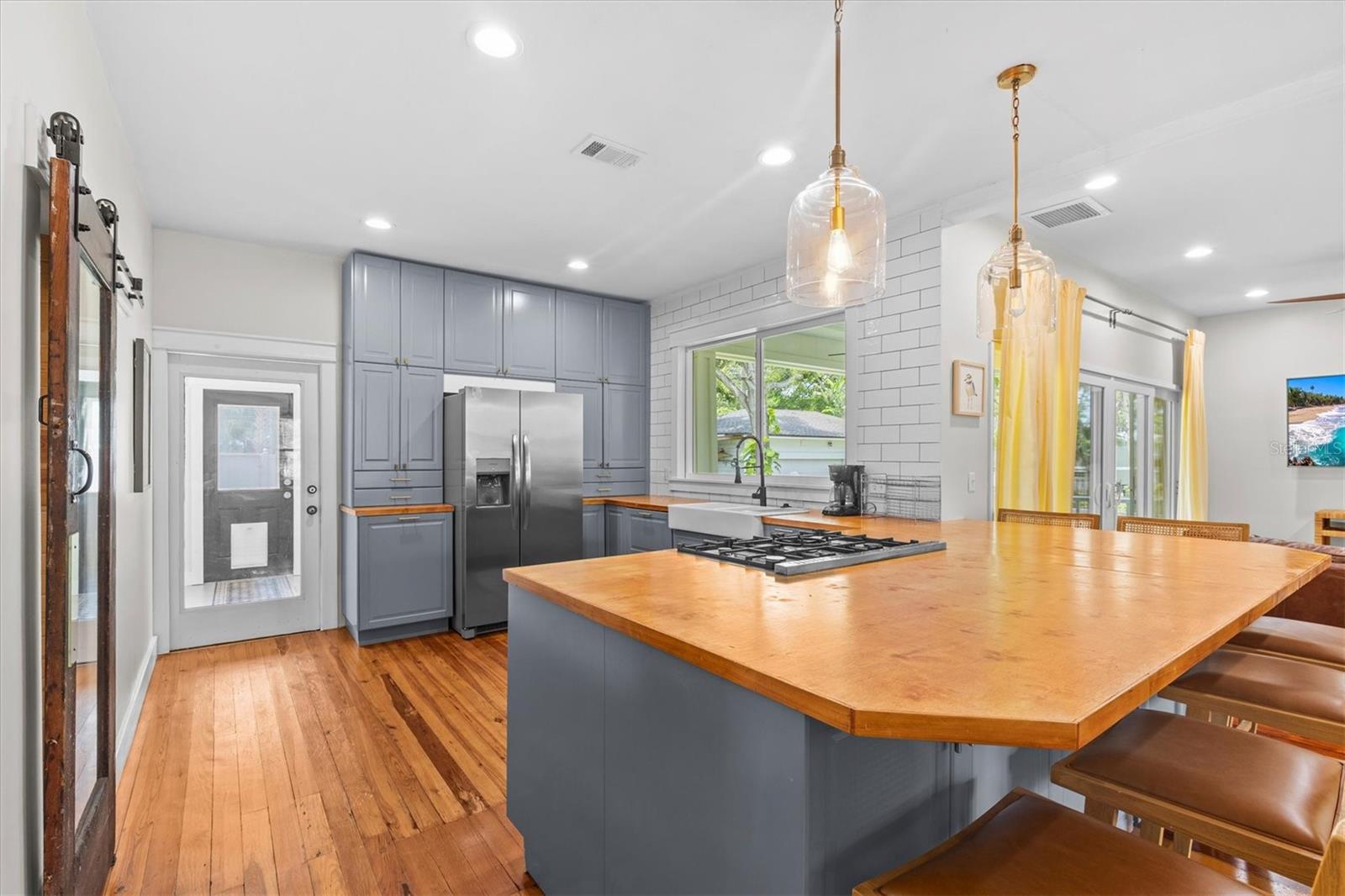 NORTH SHORE PARK - Residential Lease