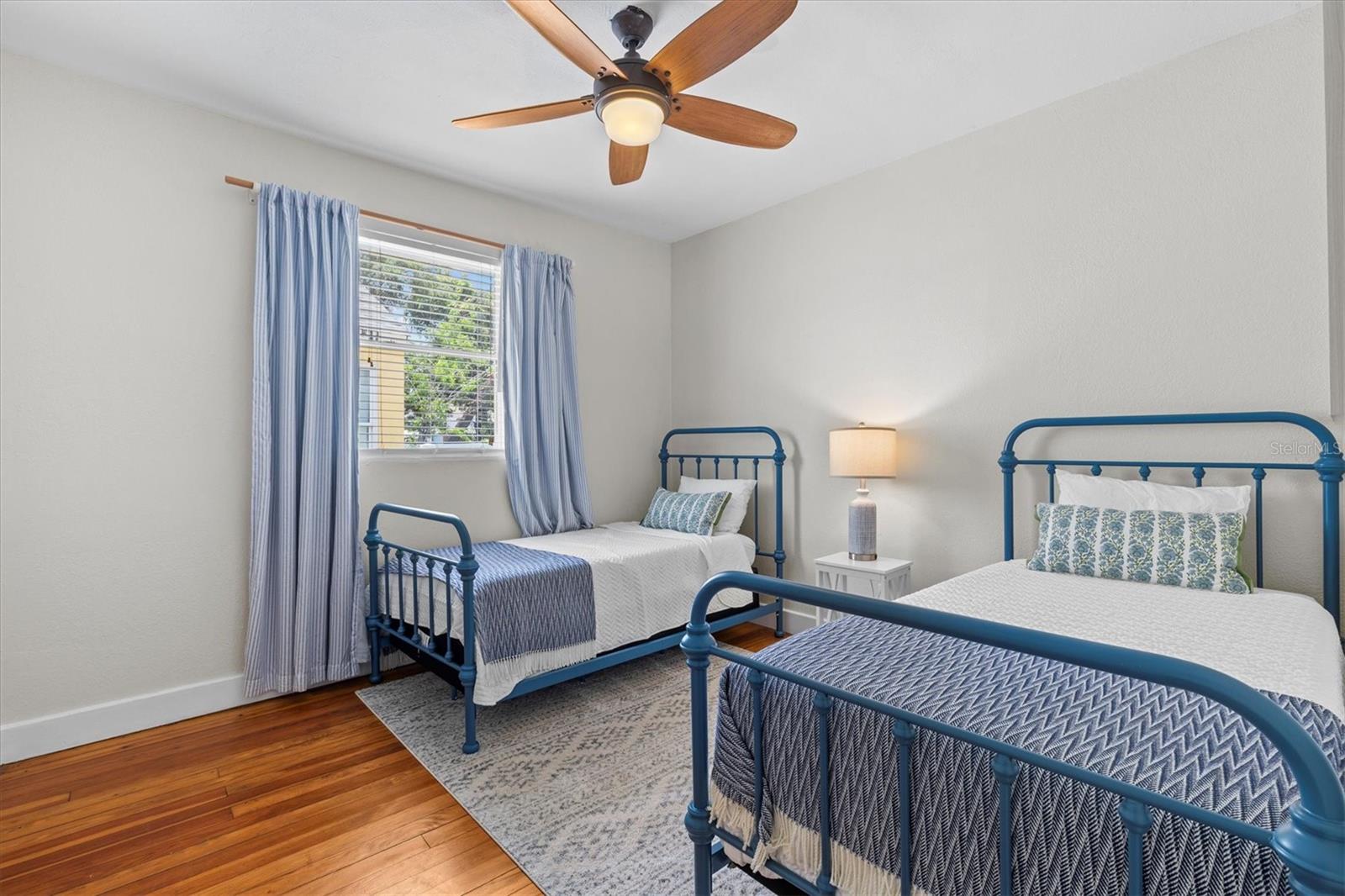 NORTH SHORE PARK - Residential Lease