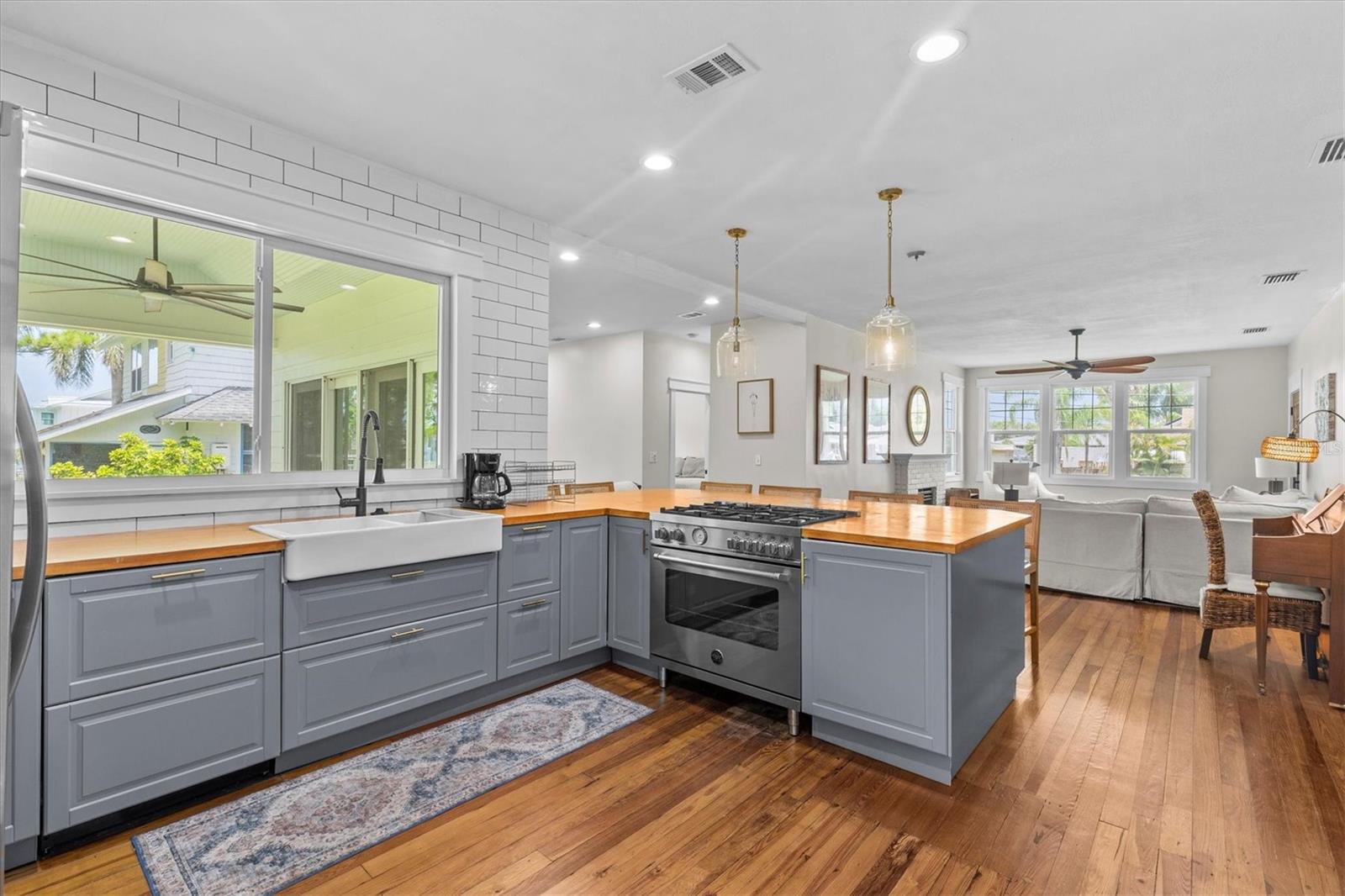 NORTH SHORE PARK - Residential Lease