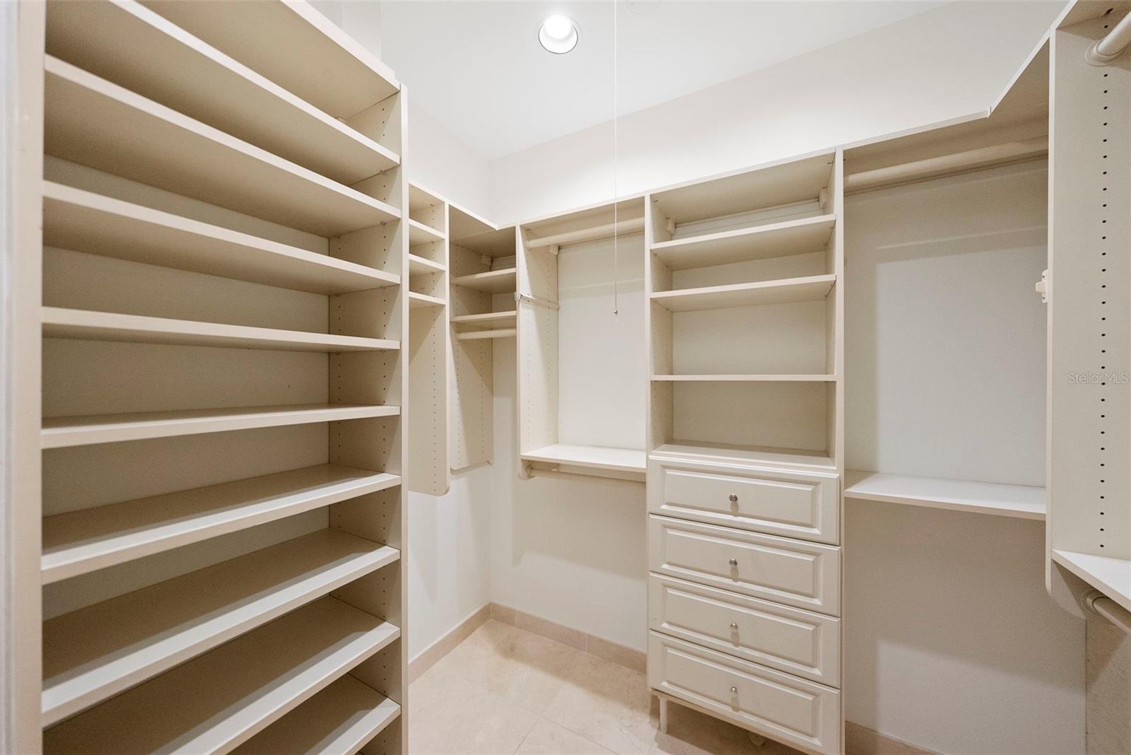 5010 BAYSHORE CONDO INC - Residential