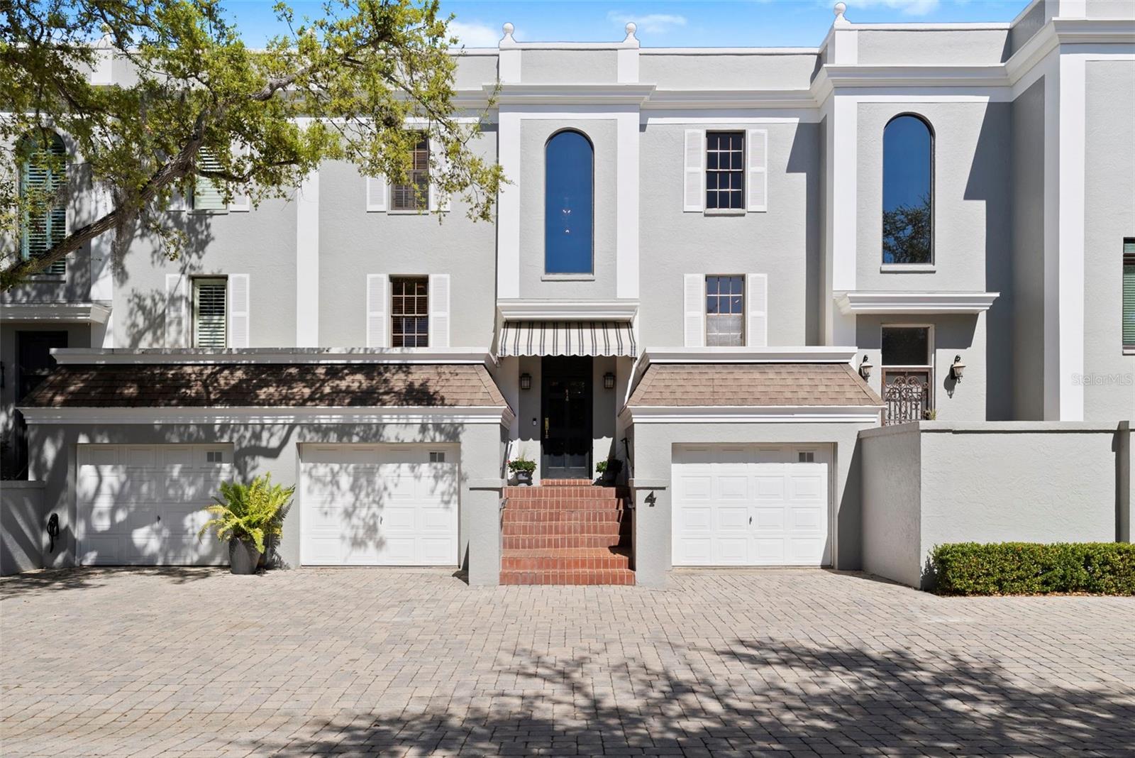 5010 BAYSHORE CONDO INC - Residential