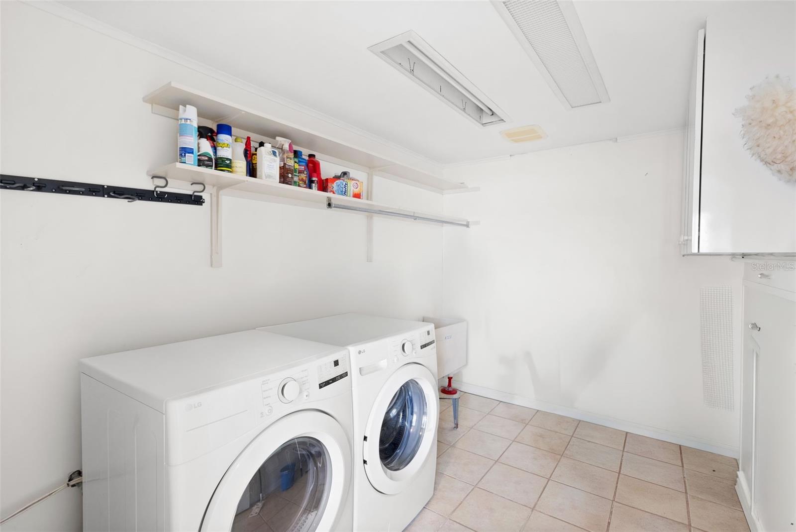 5010 BAYSHORE CONDO INC - Residential