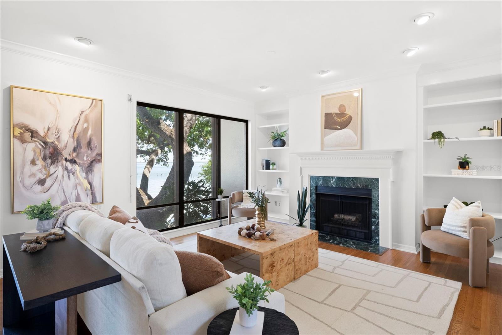 5010 BAYSHORE CONDO INC - Residential