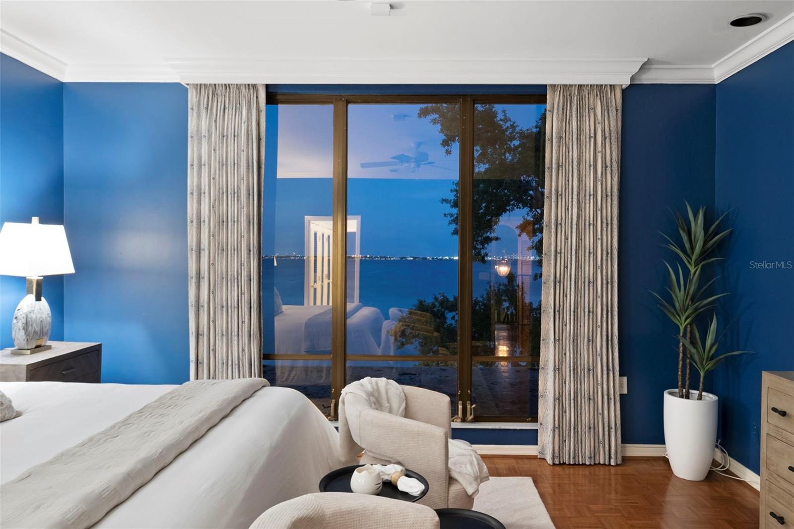 5010 BAYSHORE CONDO INC - Residential