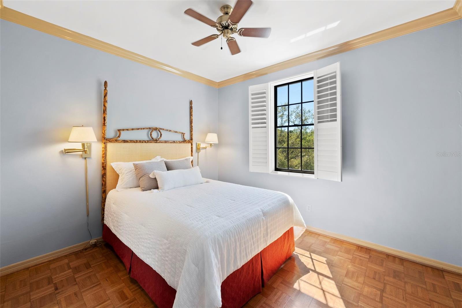 5010 BAYSHORE CONDO INC - Residential