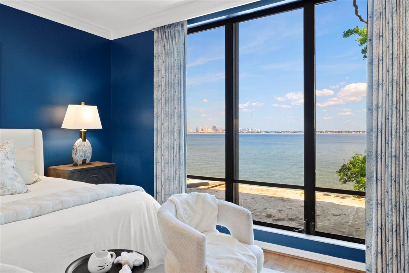 5010 BAYSHORE CONDO INC - Residential