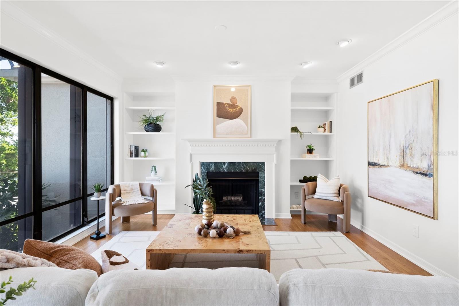 5010 BAYSHORE CONDO INC - Residential