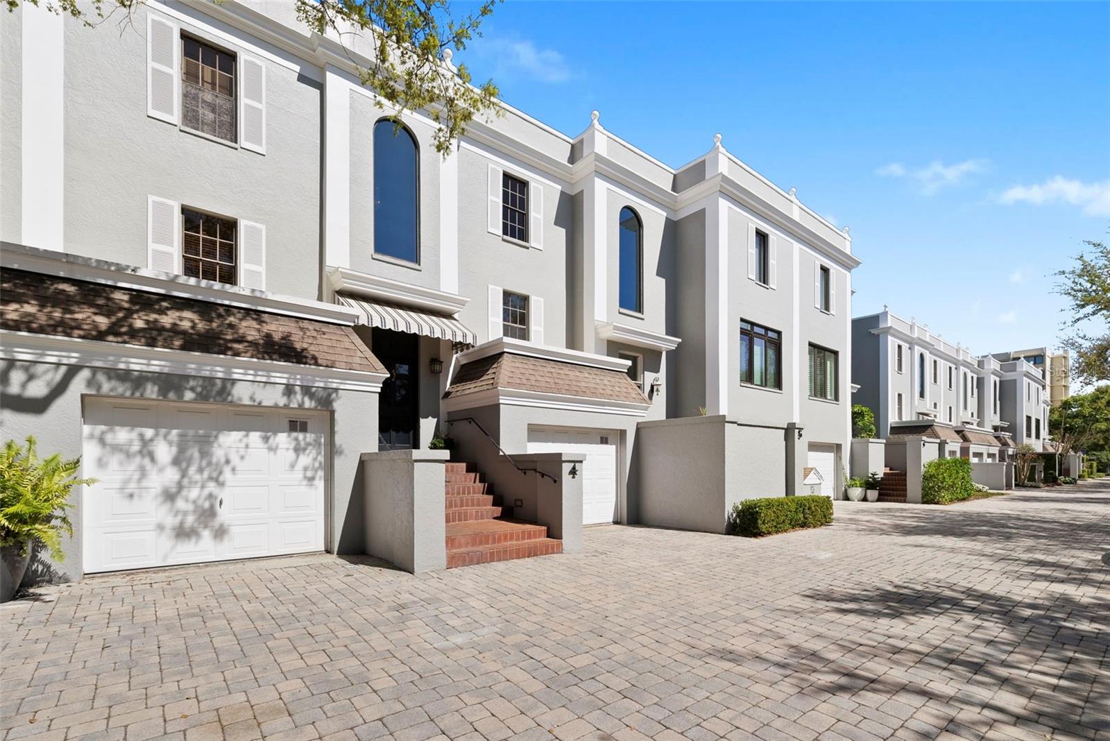 5010 BAYSHORE CONDO INC - Residential