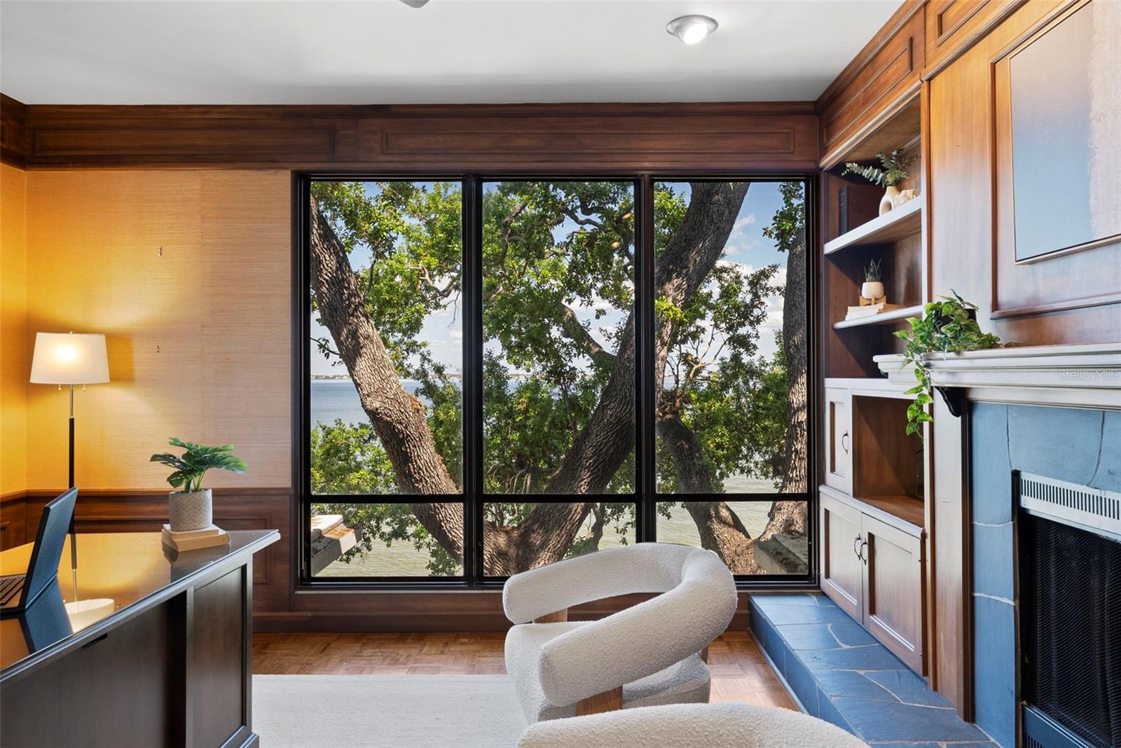 5010 BAYSHORE CONDO INC - Residential