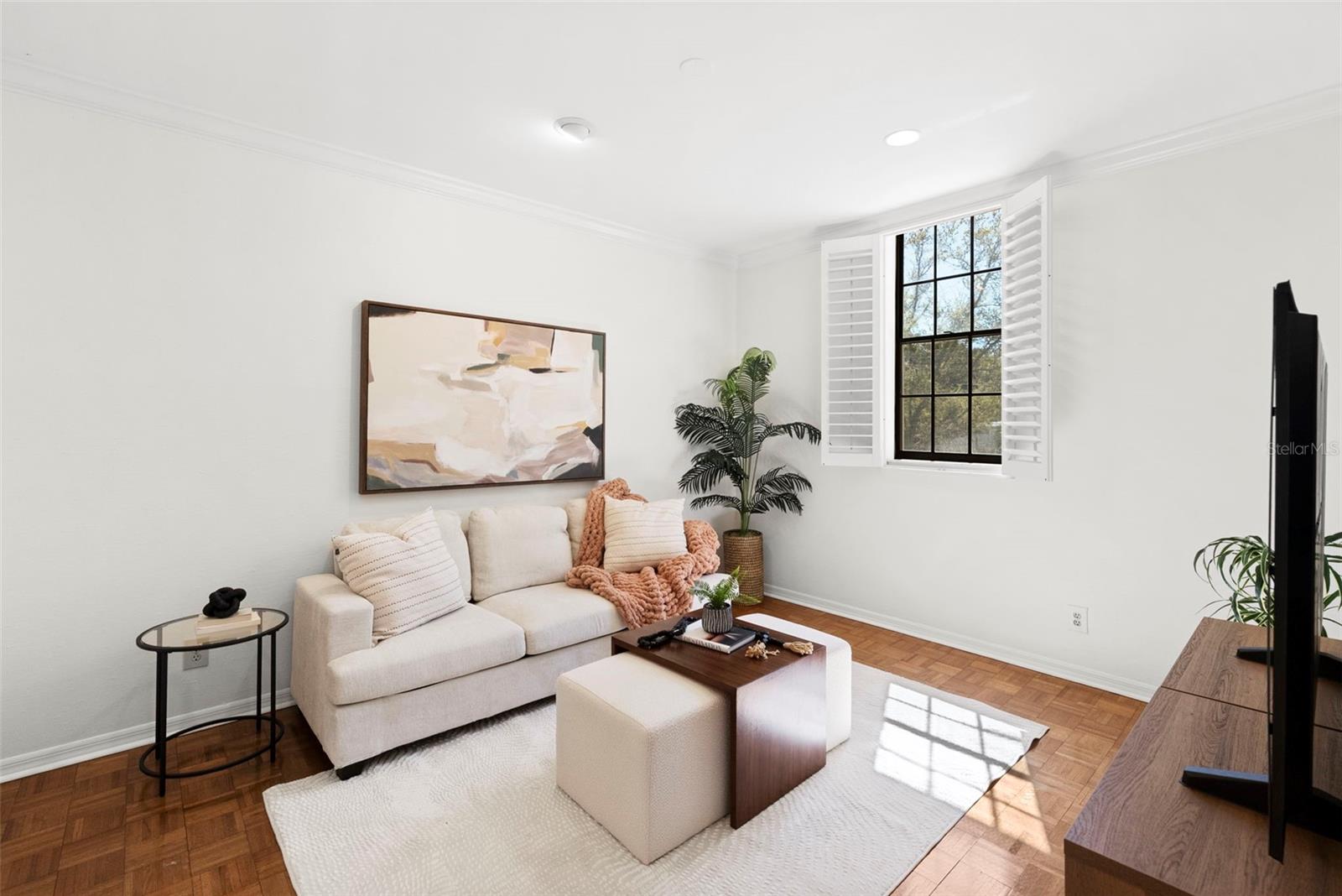 5010 BAYSHORE CONDO INC - Residential